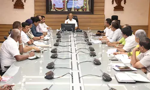 తిరుమలలో రద్దీ.. నడకమార్గాల్లో దుకాణదారులకు కీలక సూచనలు