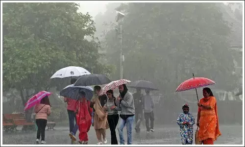 బంగాళాఖాతంలో అల్పపీడనం.. తెలుగు రాష్ట్రాలకు అలర్ట్‌