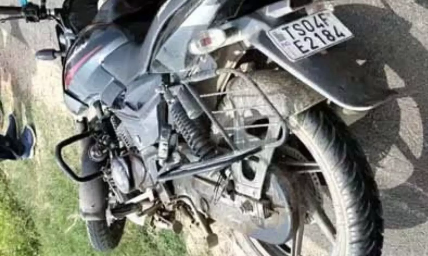 ఖమ్మంలో ప్రభుత్వ టీచర్ దారుణ హత్య.. షాకింగ్ విషయాలు ఖమ్మంలో ప్రభుత్వ టీచర్ దారుణ హత్య.. షాకింగ్ విషయాలు