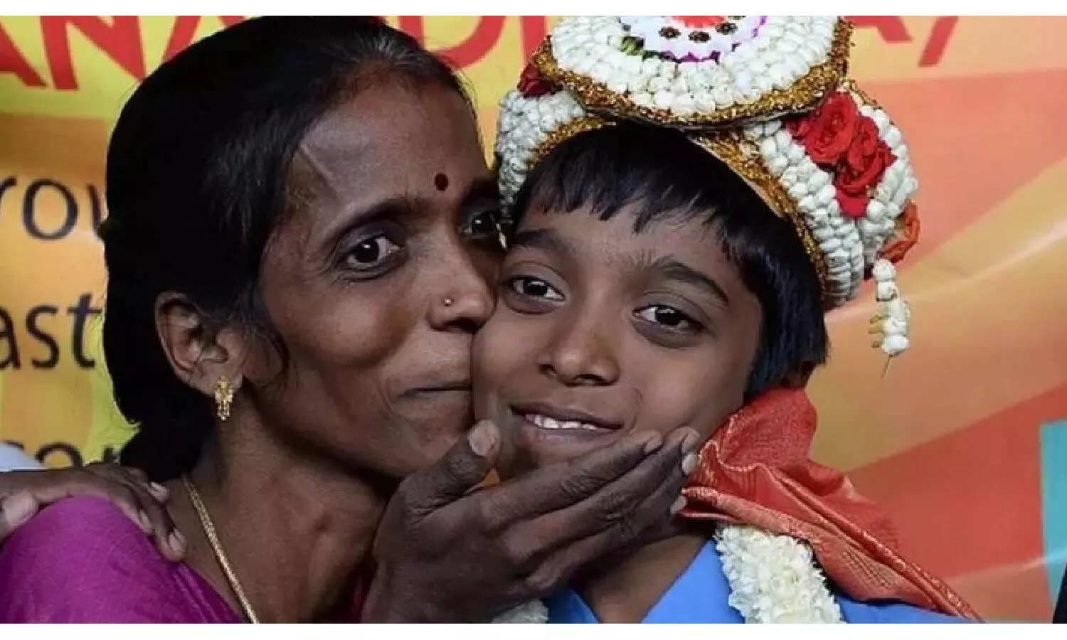 ఎవరీ ప్రజ్ఞానంద ? అతని నేపథ్యం ఏమిటి ? ఎందుకు వార్తల్లో నిలిచాడు ? ఎవరీ ప్రజ్ఞానంద ? అతని నేపథ్యం ఏమిటి ? ఎందుకు వార్తల్లో నిలిచాడు ?