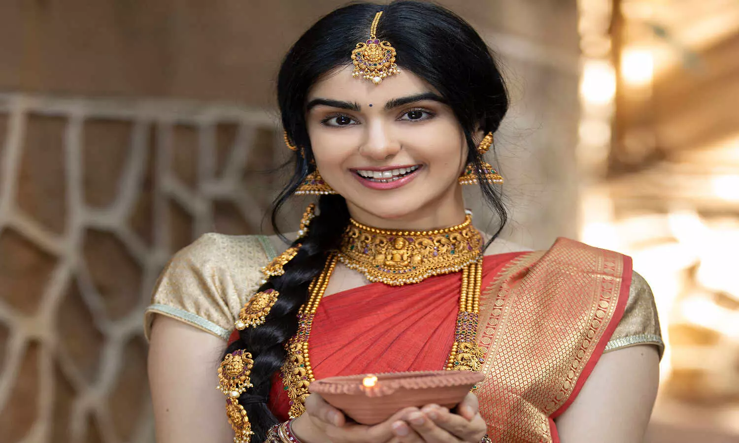 కాస్త తగ్గిన బంగారం ధర