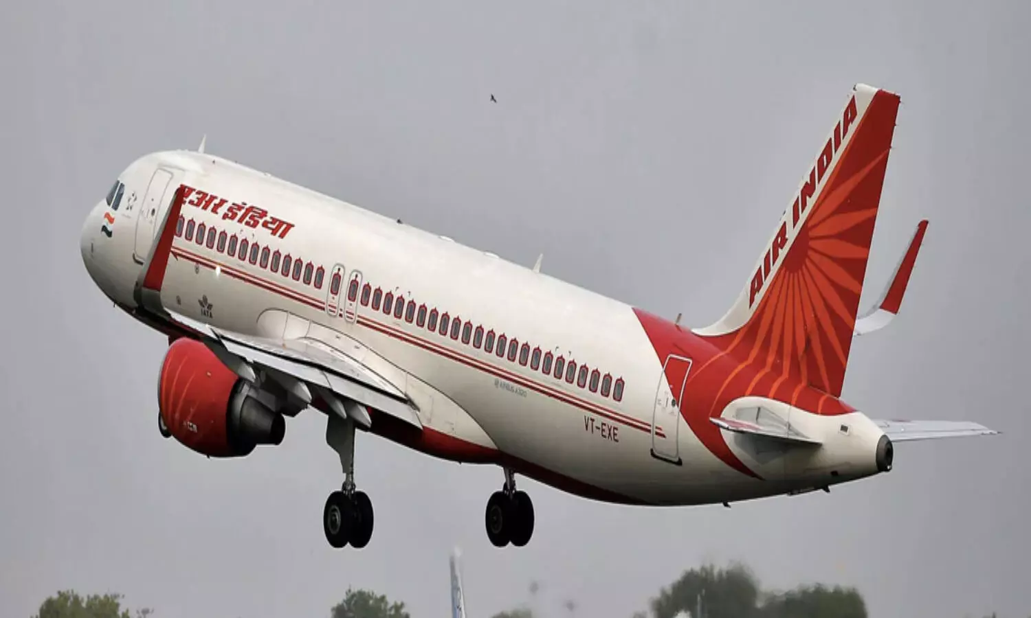 ఎయిర్‌ ఇండియాకు ఊహించని షాక్.. హైదరాబాద్‌ సెంటర్‌పై ఆంక్షలు