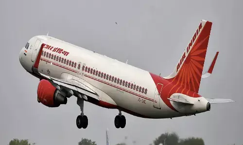 ఎయిర్‌ ఇండియాకు ఊహించని షాక్.. హైదరాబాద్‌ సెంటర్‌పై ఆంక్షలు