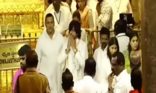 ShahrukhKhan, Tirumala, Jawan, Nayanatara, ShahrukhFamily