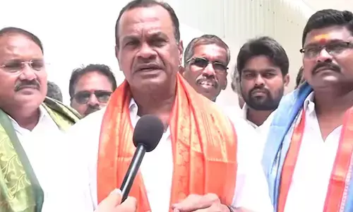 komatireddy venkatreddy, kcr, letter, employees salaries