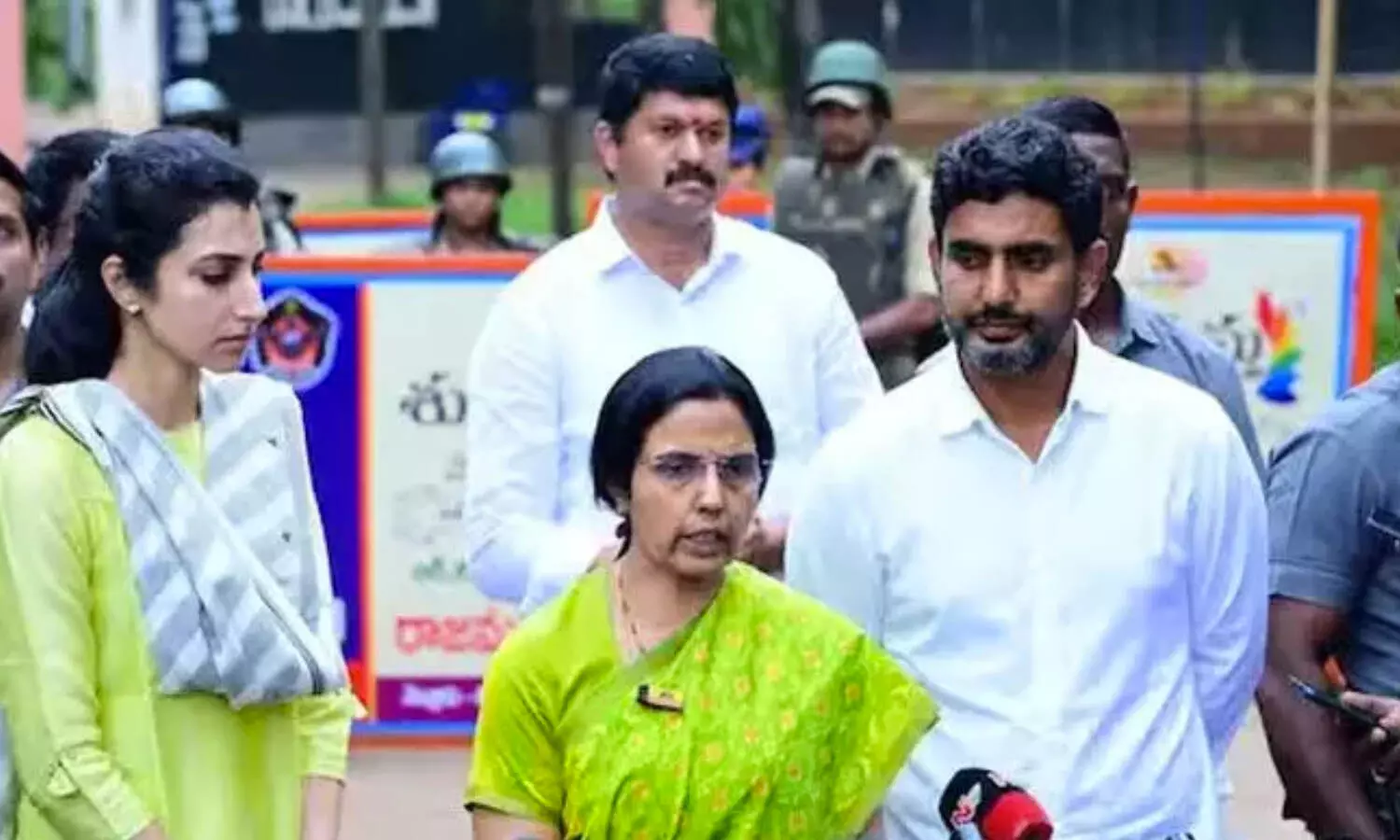 chandrababu, chandrababunaidu, narabhuvaneshwari, mulaqat, rajahmundry, rajahmundryjail