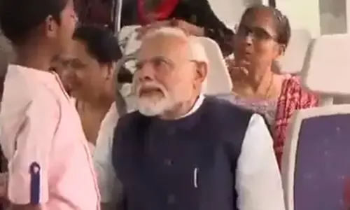narendra modi, prime minister, metro train, delhi