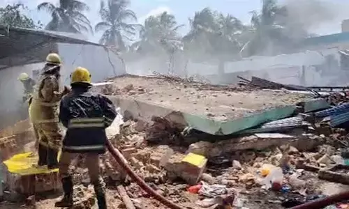 huge explosion , tamilnadu, four killed, explosion