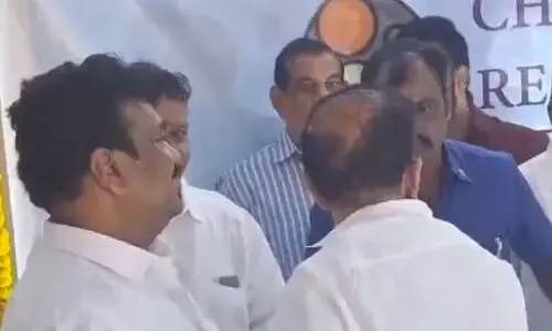 telanganahomeminister, slapping, slap,mahamoodali, ali, telangana, politicians