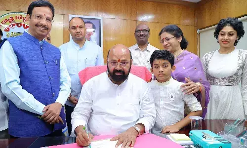 టీఎస్ఆర్టీసీ నూతన చైర్మన్‌గా బాధ్యతలు స్వీక‌రించిన ఎమ్మెల్యే