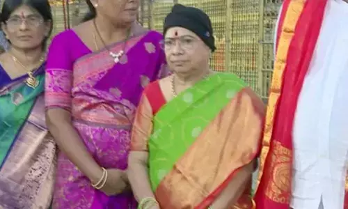 తలనీలాలు సమర్పించిన కేసీఆర్ సతీమణి