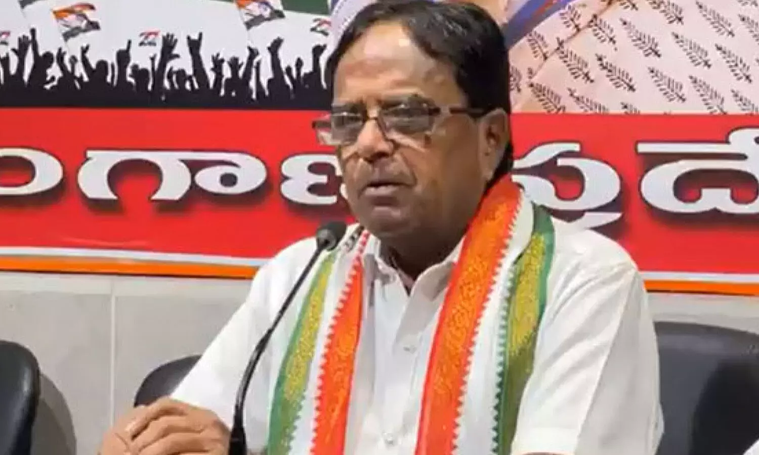 ponnala lakshmaiah, ex minister, congress, resign