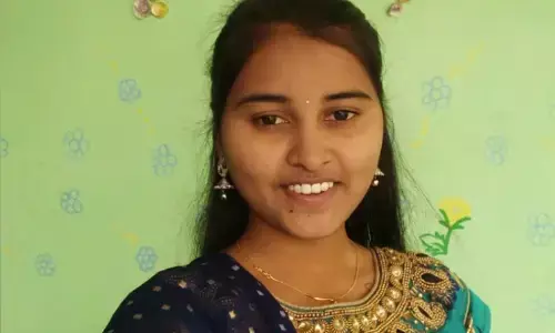 అతడి వల్లే: ప్రవళిక కుటుంబసభ్యులు