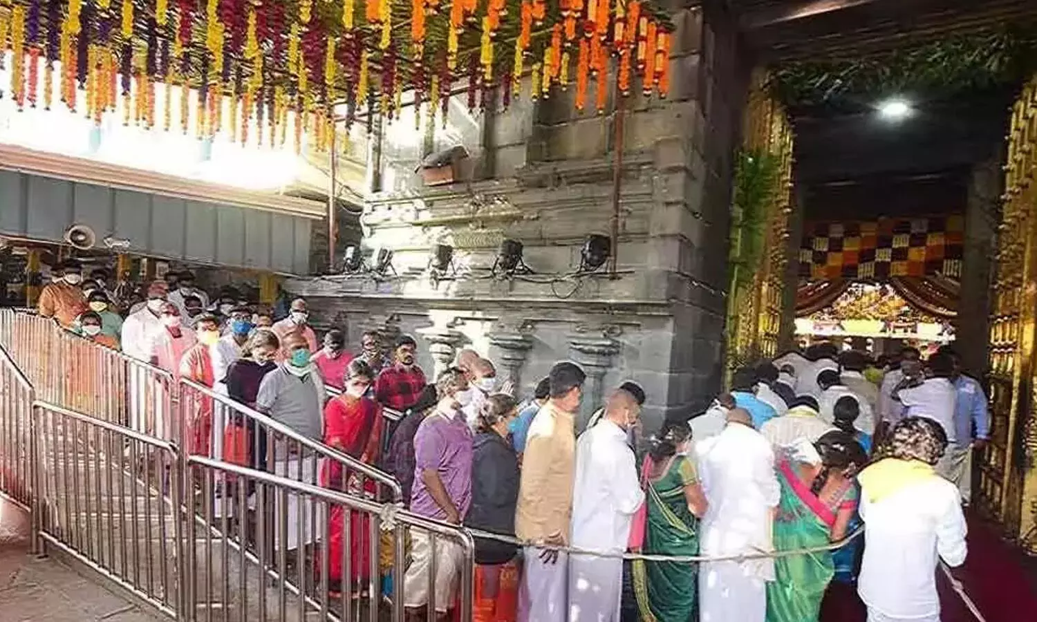 Tirumala : శనివారం తగ్గిన రద్దీ Tirumala : శనివారం తగ్గిన రద్దీ