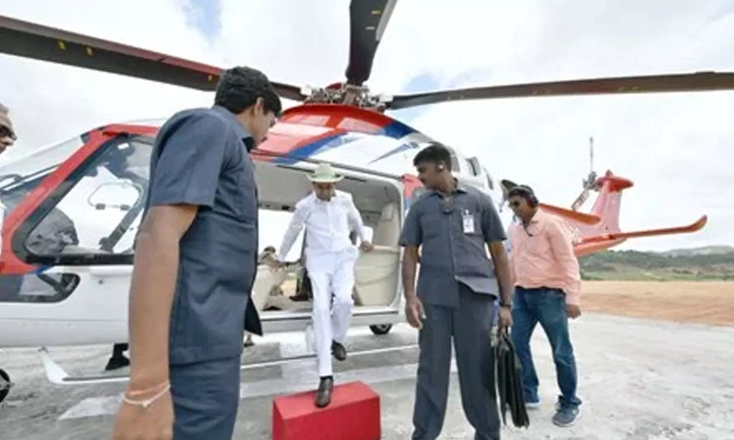 kcr, chief minister, helicopter, erravalli, telangana elections