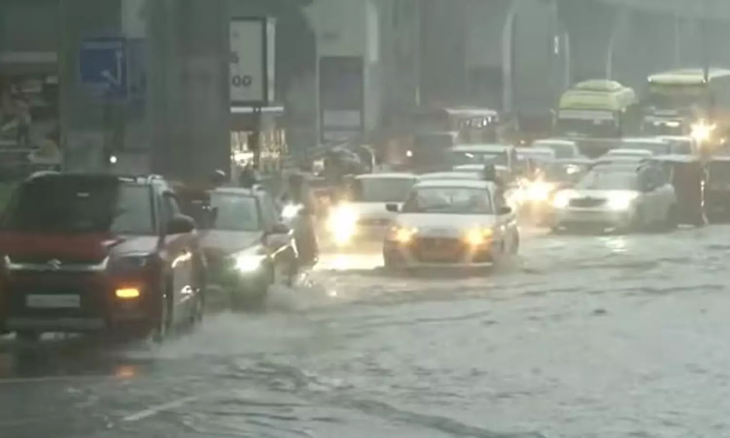heavy rain,  hyderabad, traffic, police