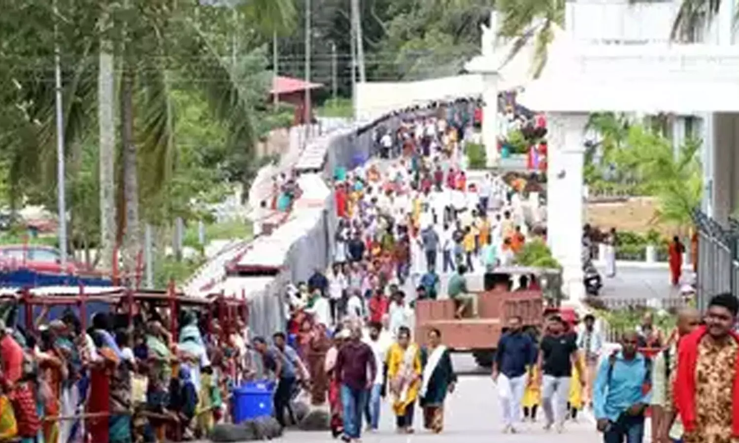 crowd, devotees, tirumala, quelines