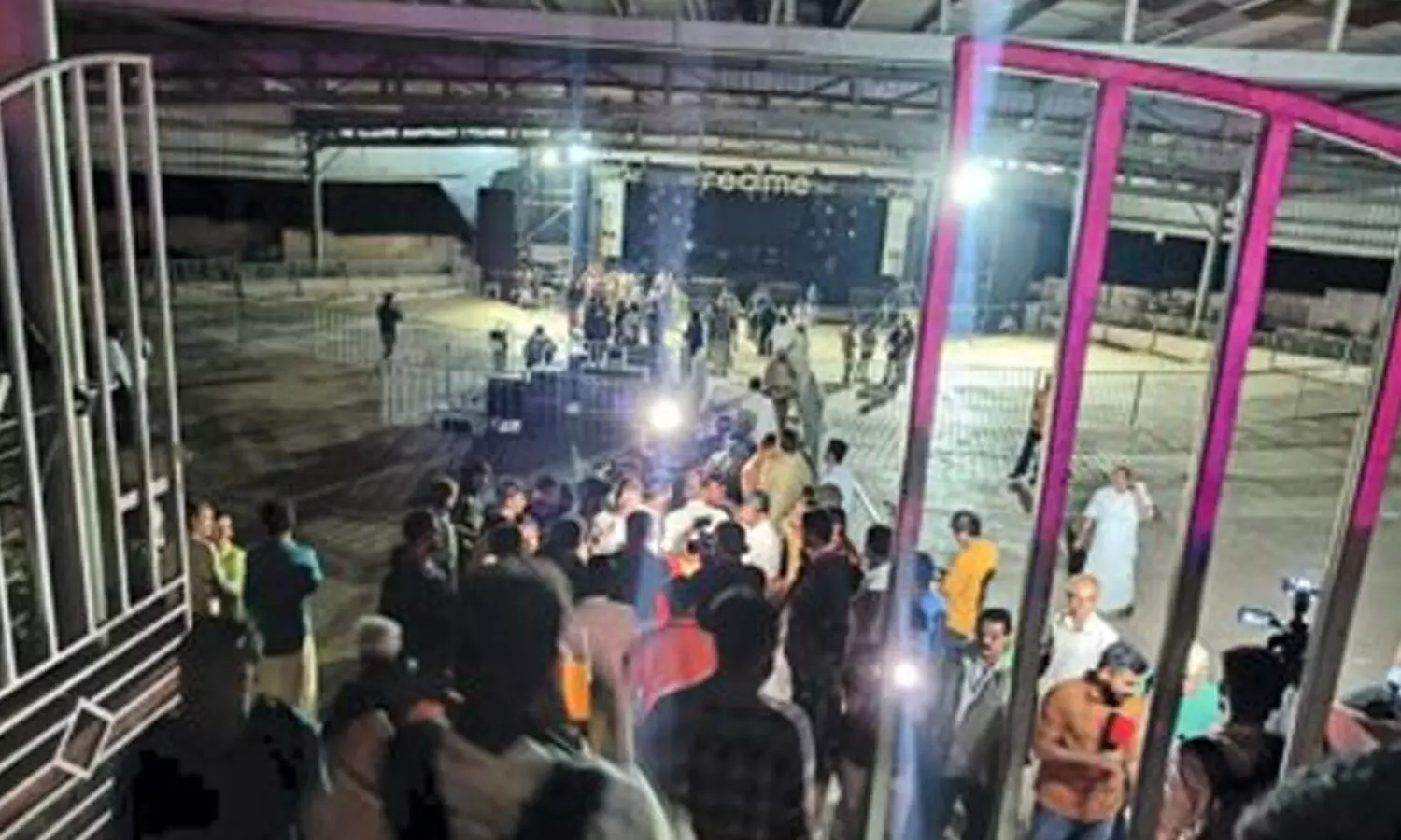 stampede, four students, died, kochi, university anniversary