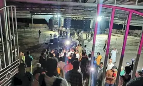 stampede, four students, died, kochi, university anniversary