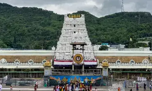 crowd, devotees, que lines,  tirumala, tirupathi, andhrapradesh andhranews