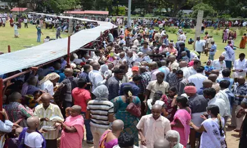 crowd, devotees, que lines full, tirumala, andhra news