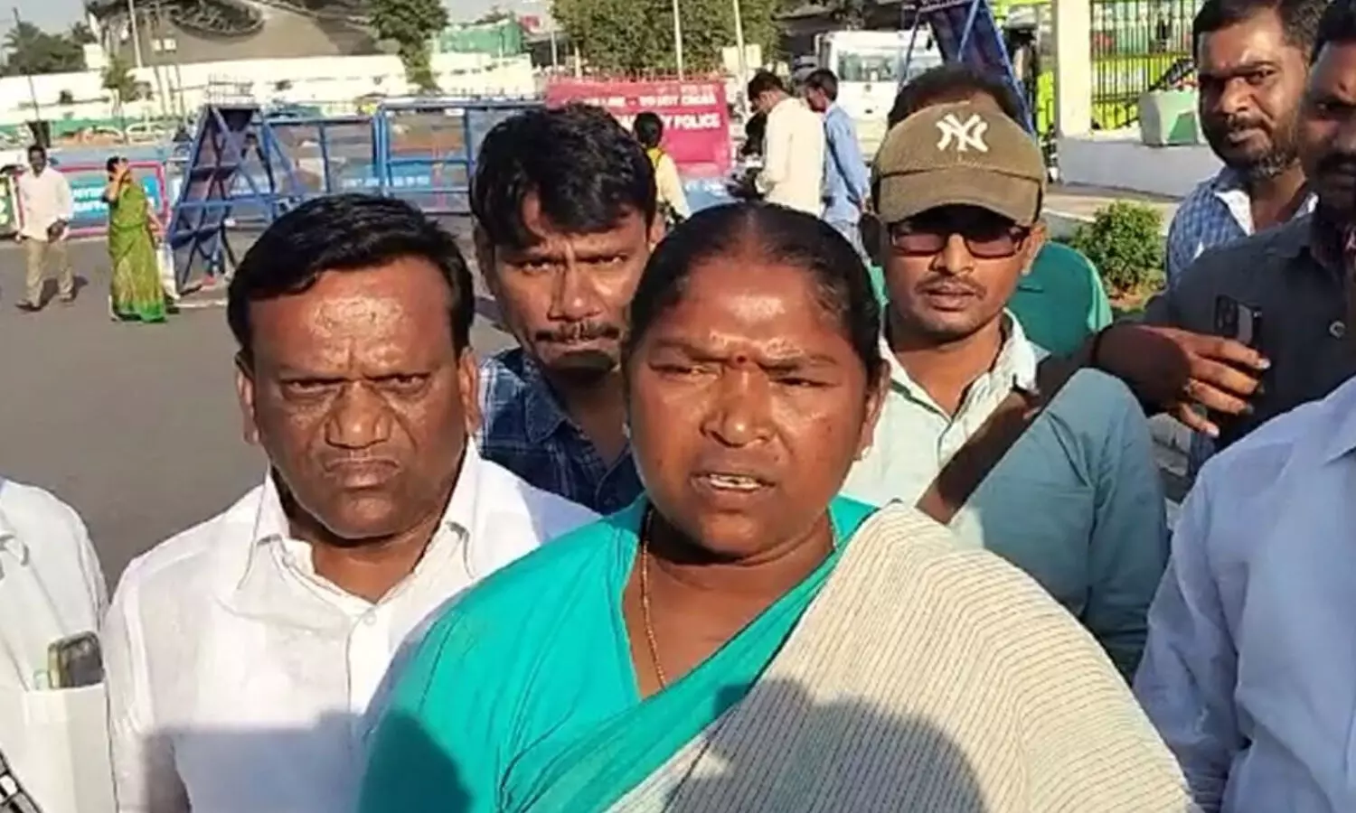 sitakka, minister, mulugu, medaram political news, telangana news sitakka news