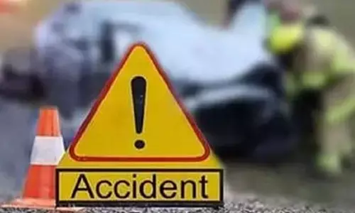 road accident, three died, van, anantapur district, lorry, crime news