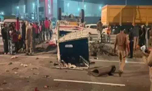 road accident, bundelkhand express way, four people died,  uttar pradesh