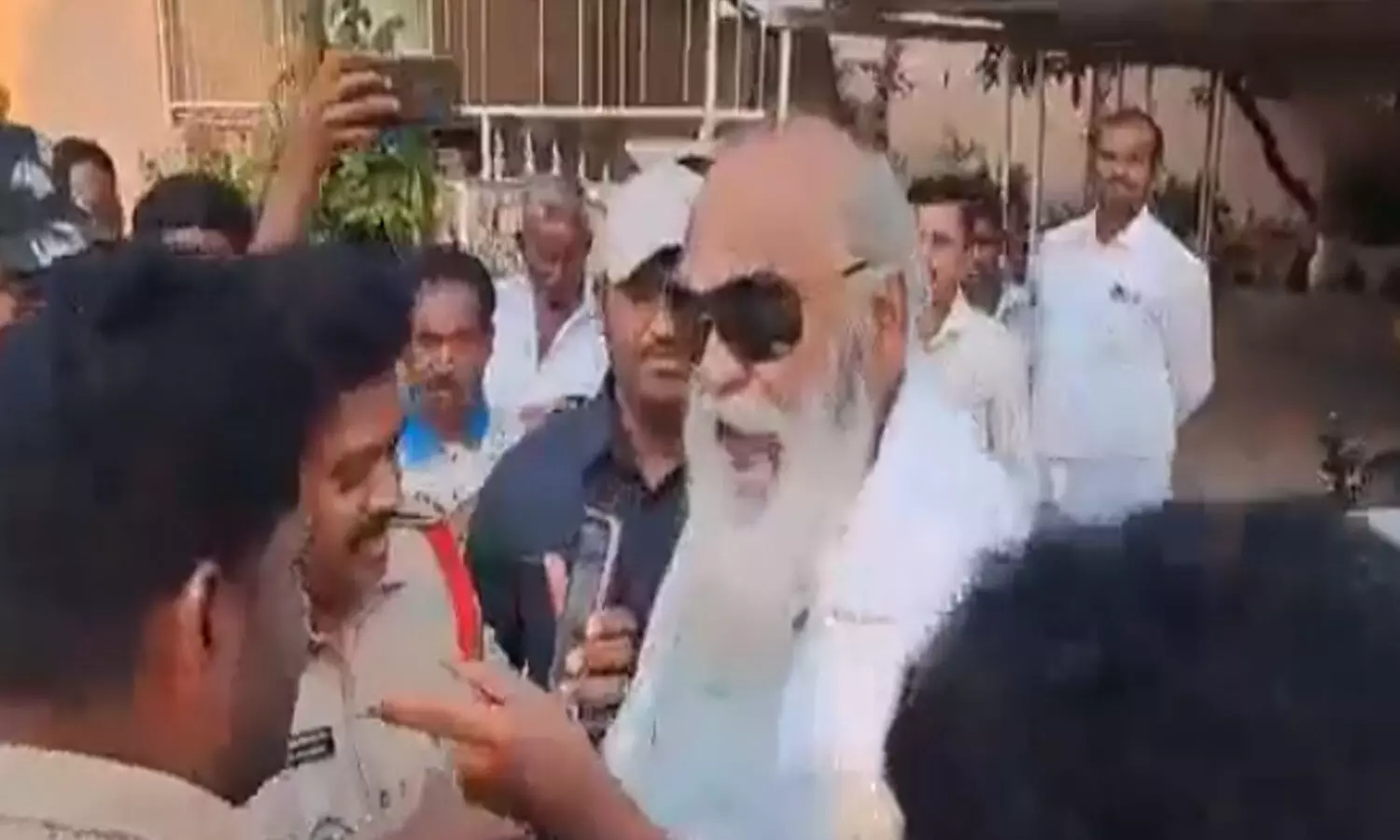 jc prabhakar reddy,  case, municipal chairman, tadipatri, political news andhra news, appolitics