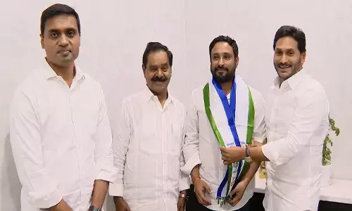 ambati rayudu, former cricketer, ycp, ambati rayudu has joined ysr congress party, political news, appolitics, andhra news