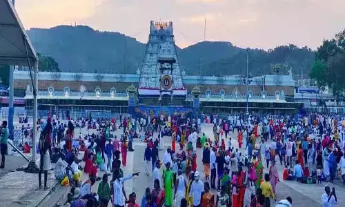 Tirumala : ఒక్కసారిగా పెరిగిన రద్దీ... దర్శనానికి సమయం ఎంతంటే?
