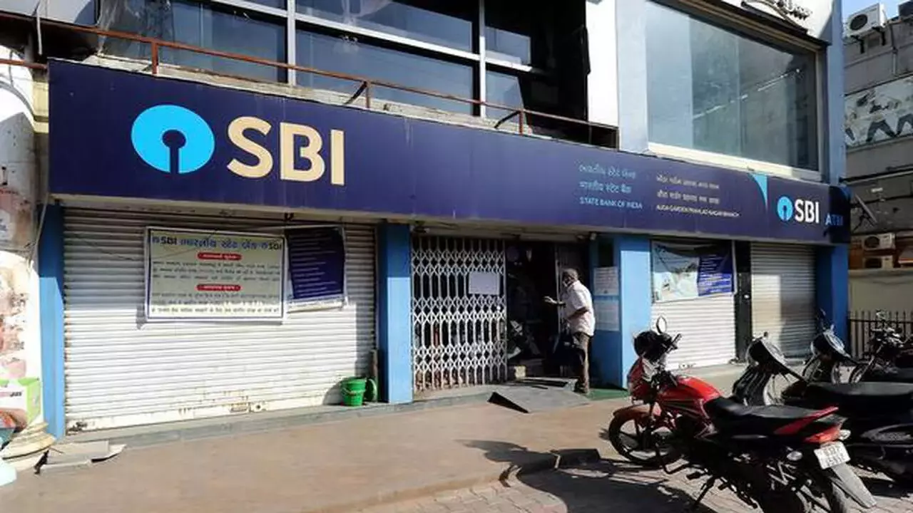 SBI :  ఎస్.బి.ఐ కస్టమర్లకు బాదుడు.. నవంబరు నుంచే అమలు