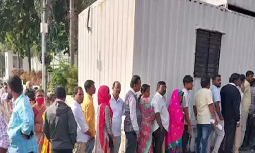 Prajavani : ప్రజావాణికి క్యూ కట్టిని జనం