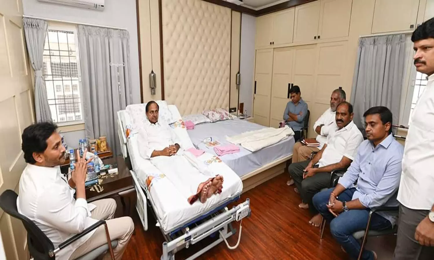 Ys Jagan : లోటస్‌పాండ్‌కు జగన్... రెండేళ్ల తర్వాత...?