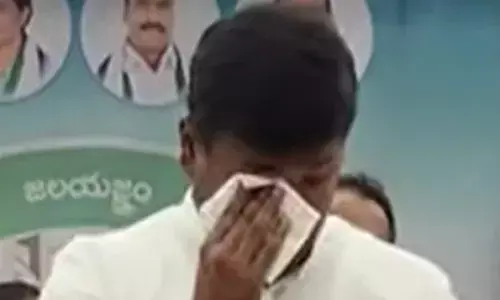 Amarnadh : మంత్రిగారు బోరున ఏడ్చేశారు... దు:ఖాన్ని ఆపుకోలేక?