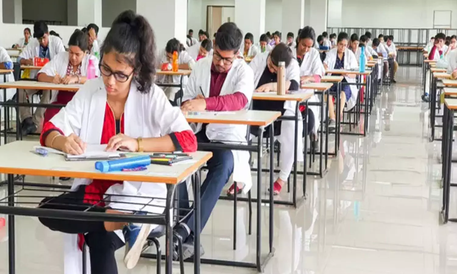 నీట్ పరీక్ష వాయిదా