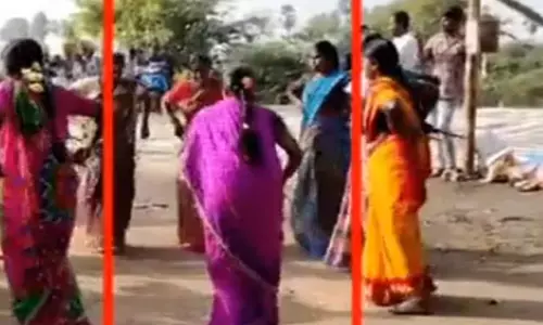 కోలాటం ఆడుతూ గుండెపోటుతో మృతి