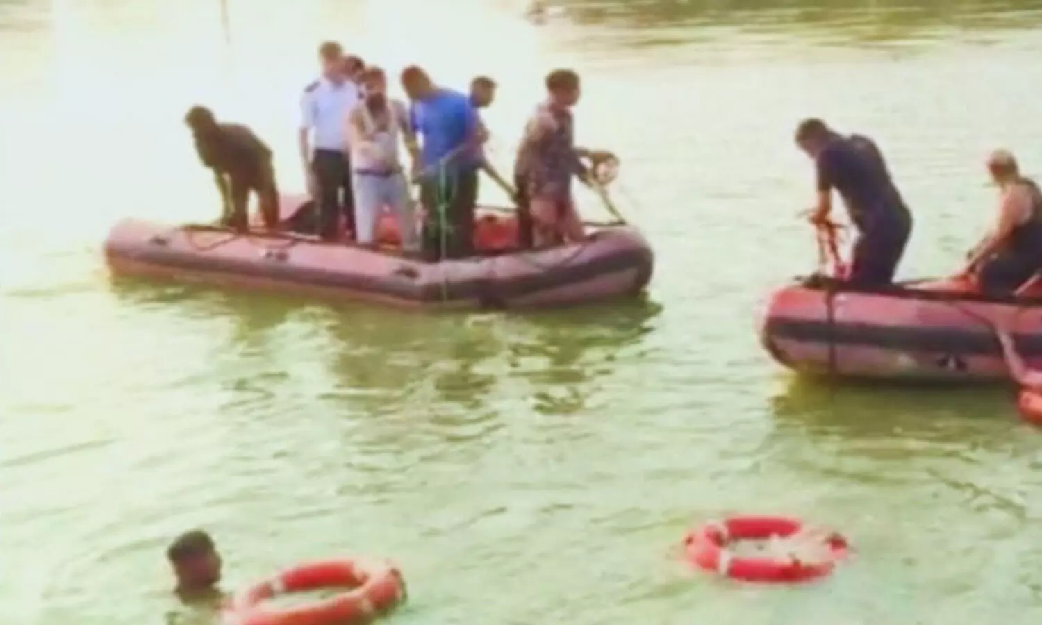 Big Breaking : పడవ ప్రమాదం..14 మంది విద్యార్థుల మృతి.. మరికొందరు గల్లంతు