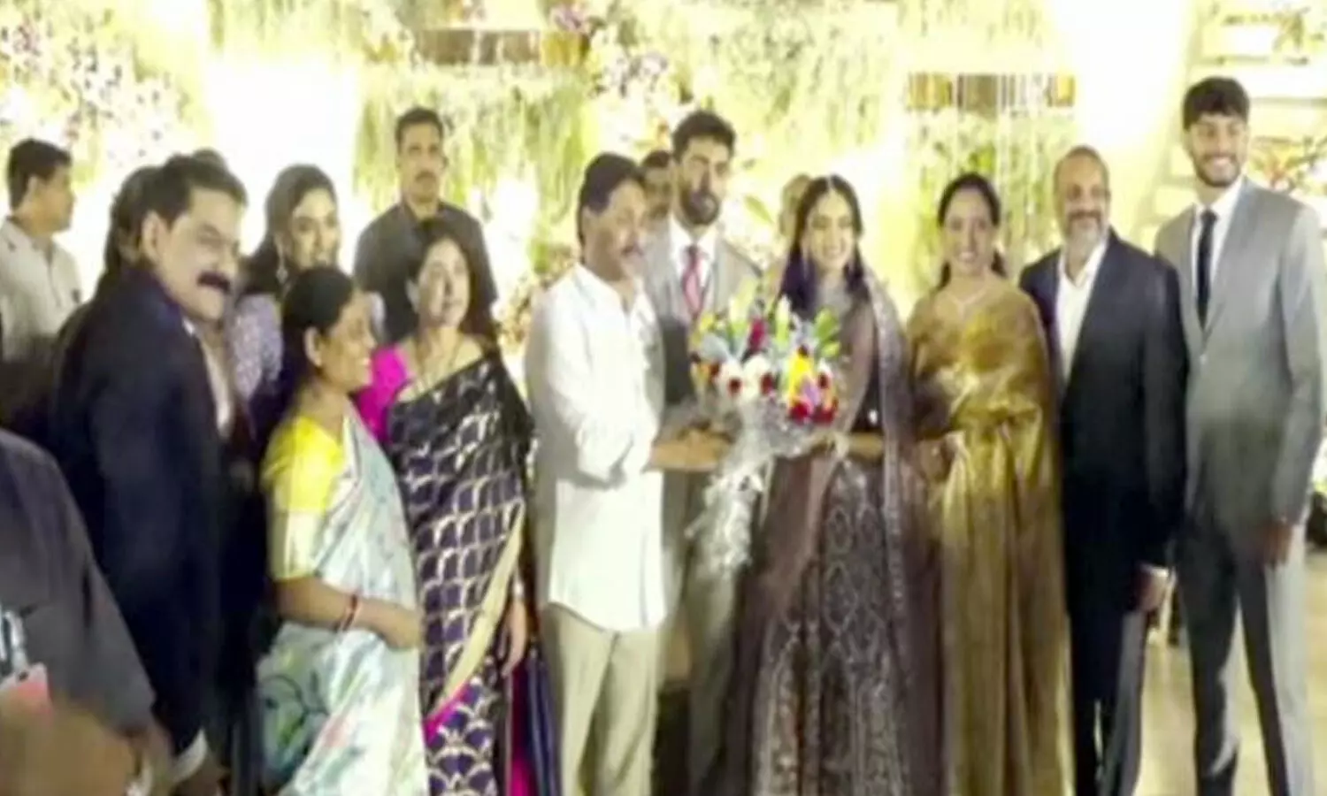 షర్మిల కుమారుడి నిశ్చితార్థ వేడుకలో జగన్ దంపతులు