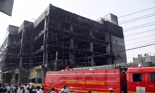 Delhi : ఢిల్లీలో భారీ అగ్ని ప్రమాదం.. ఆరుగురు సజీవ దహనం