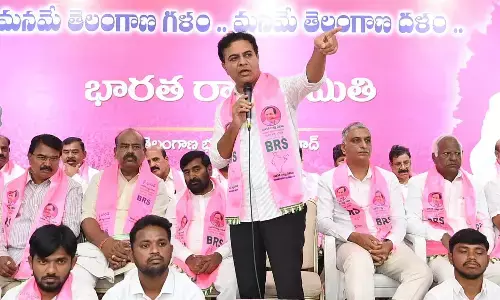 KTR : గుంపు మేస్త్రీ పాలనలో అంటూ కేటీఆర్ కాంగ్రెస్ పై ఫైర్