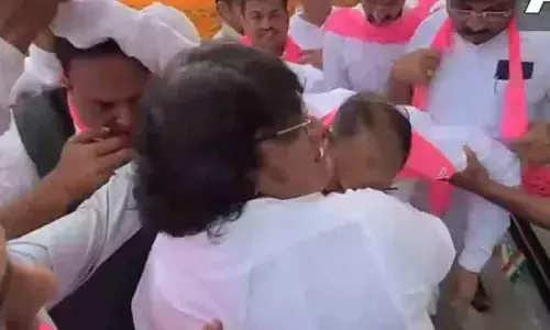 BRS : కుప్పకూలిన మాజీ హోం మంత్రి.. జెండా ఎగురవేస్తుండగా