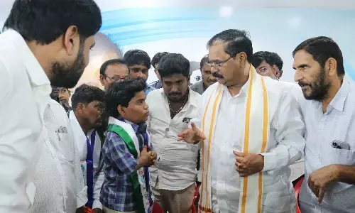 ఆదాల సమక్షంలో పార్టీలో చేరిన రింగ్ రియాజ్