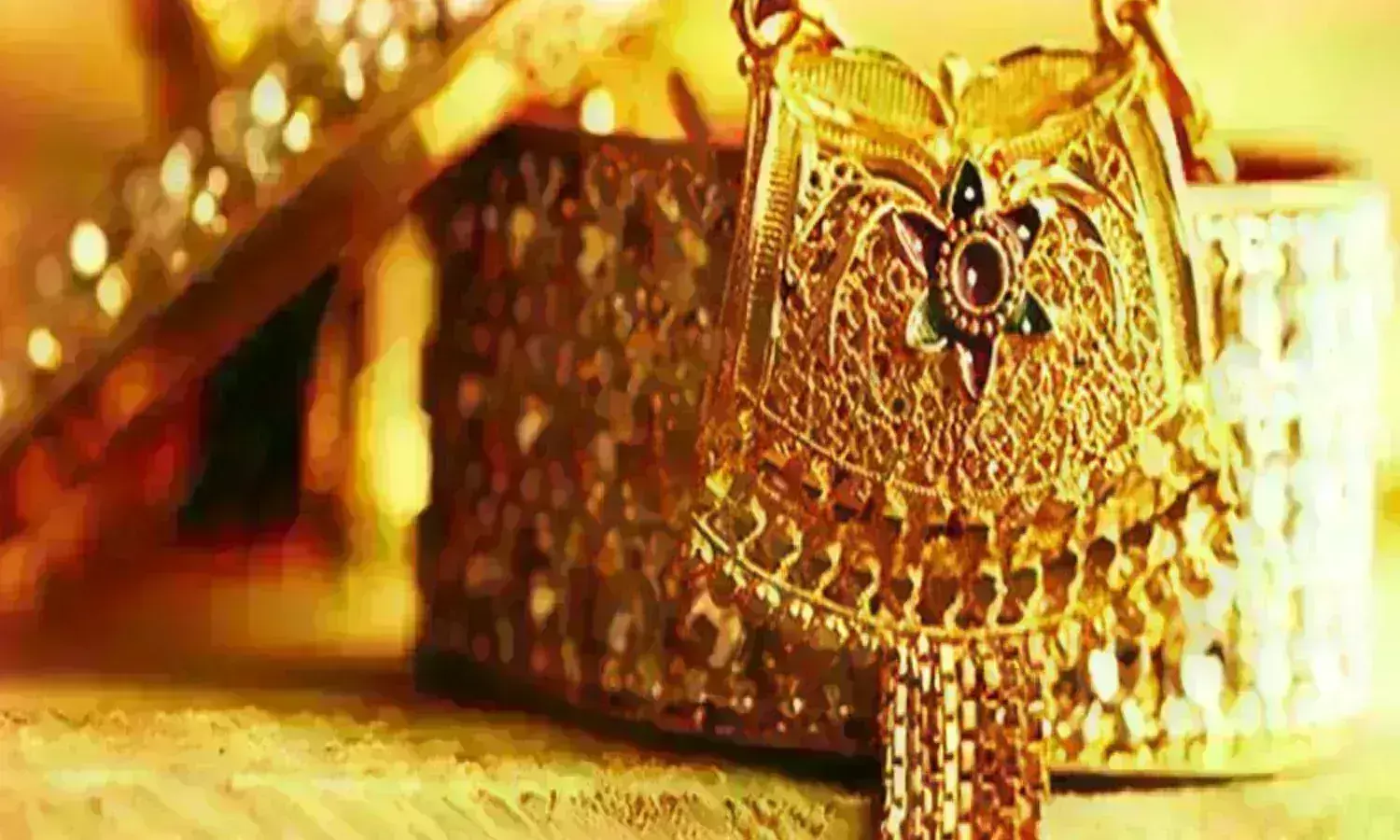 Gold Prices : బంగారం కొనుగోలు చేయాలనుకునే వారికి గుడ్ న్యూస్