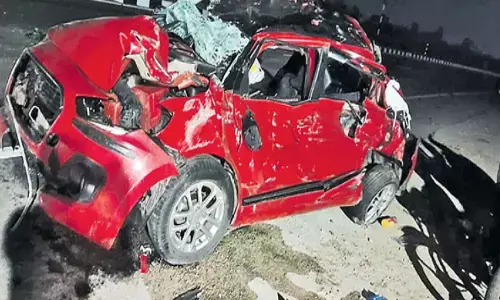 Road Accident : నల్లగొండ జిల్లాలో ఘోర రోడ్డు ప్రమాదం.. ఐదుగురి మృతి