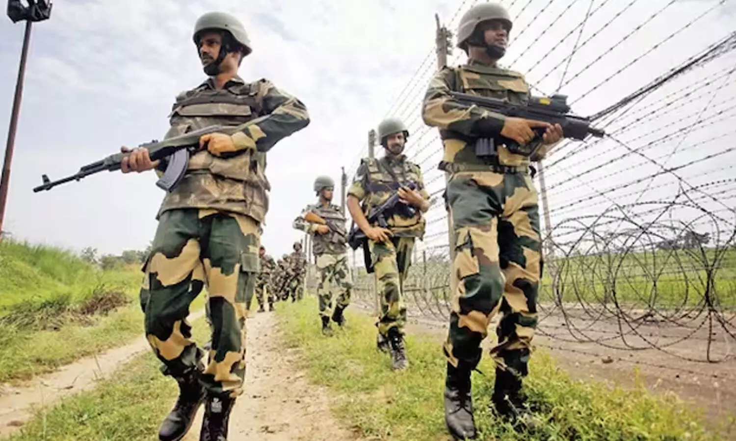 ఎదురు కాల్పులు ముగ్గురు జవాన్ల మృతి