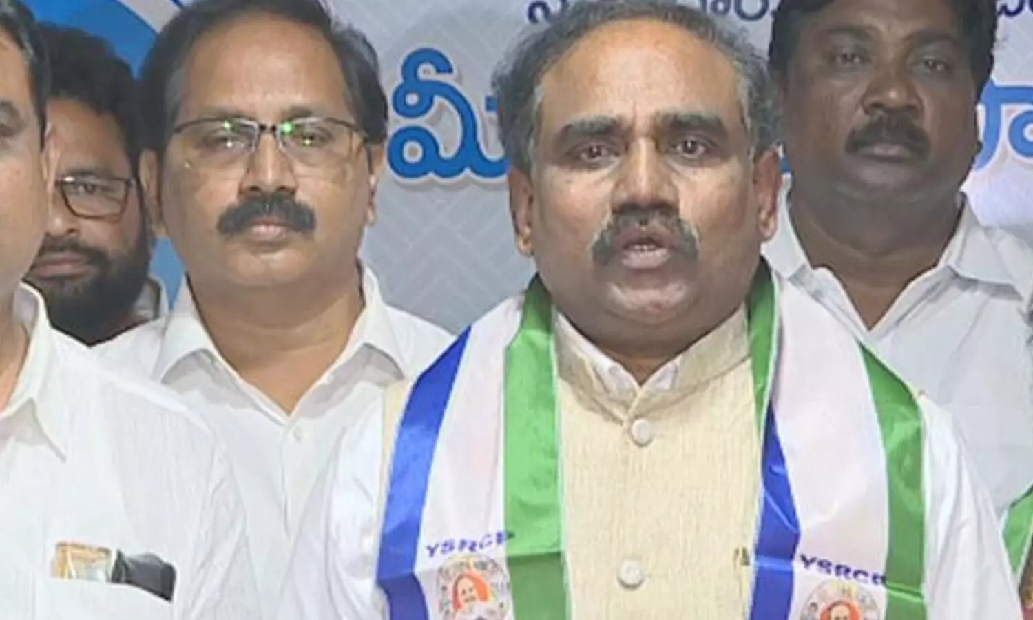 YSRCP :  వైసీపీలో చేరిన మాజీ మంత్రి రావెల
