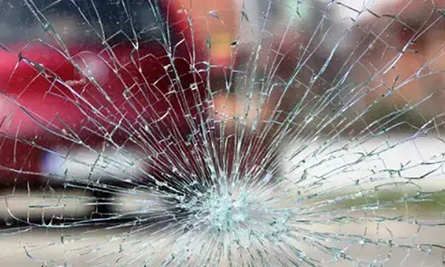 Breaking : బస్సు - ట్రక్కు ఢీ 19 మంది మృతి