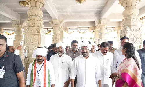 Telangana : ఆ రెండు గ్యారంటీలూ వారికేనట