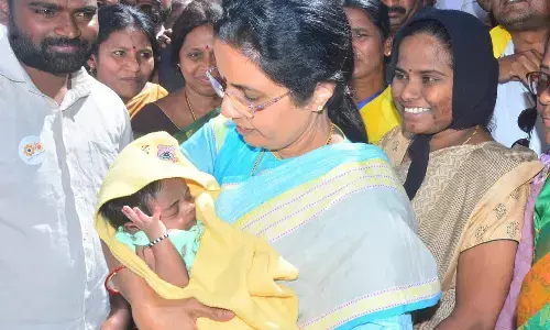 చిన్నారికి పేరు పెట్టిన భువనేశ్వరి